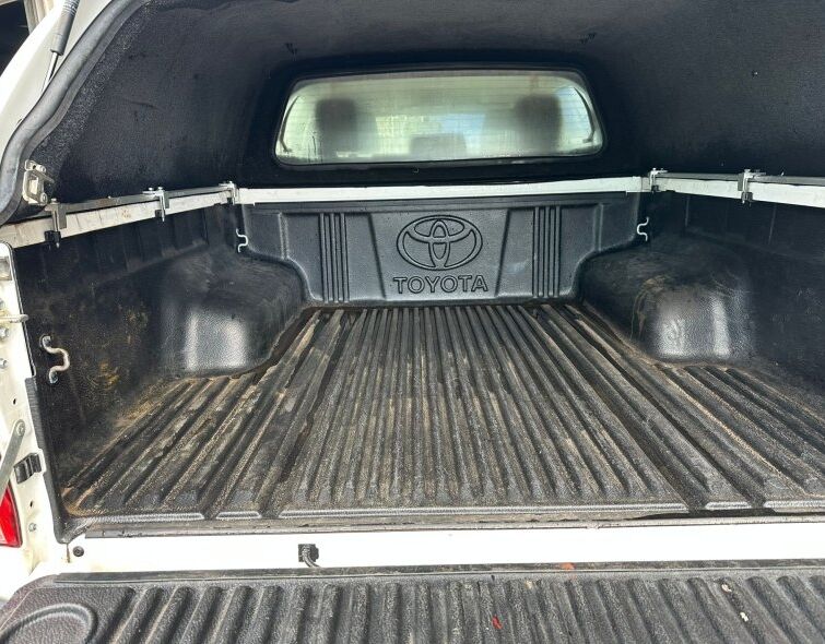 TOYOTA  HILUX DOUBLE CAB GX 4x4